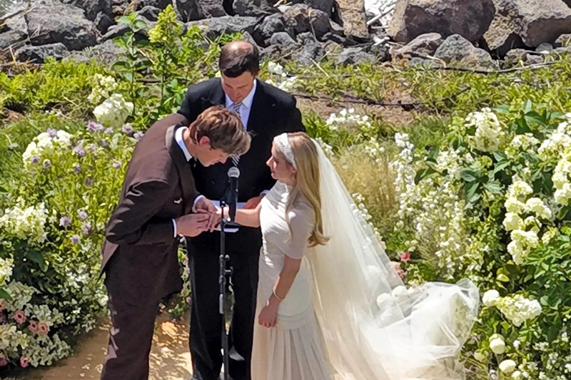 emma roberts marriage