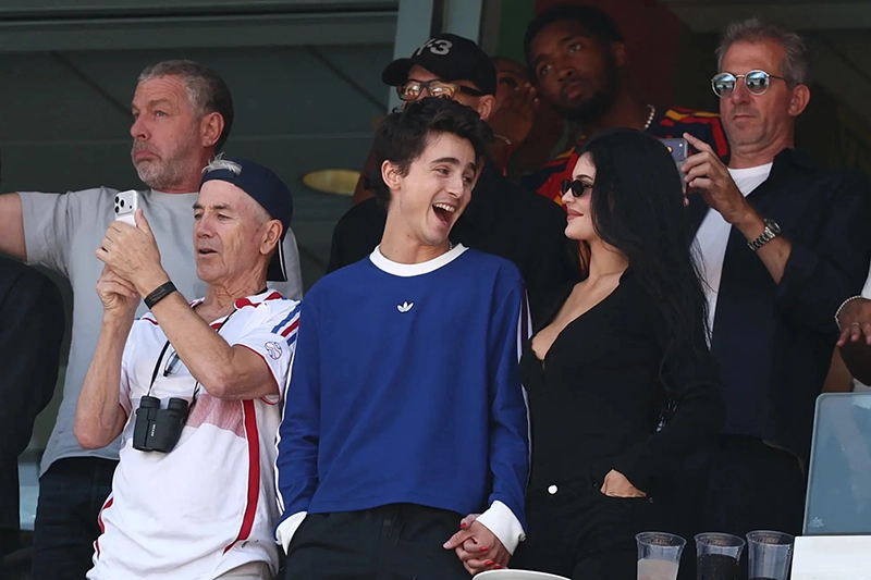 Kylie Jenner Timothée Chalamet kiss