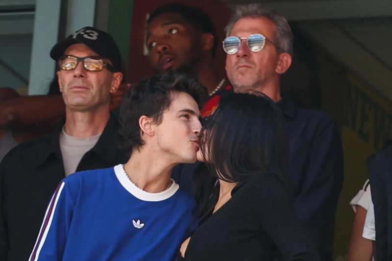 Kylie Jenner Timothée Chalamet kiss